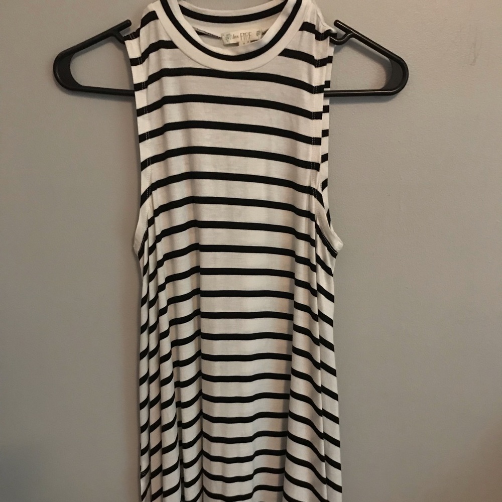 high-neck tank